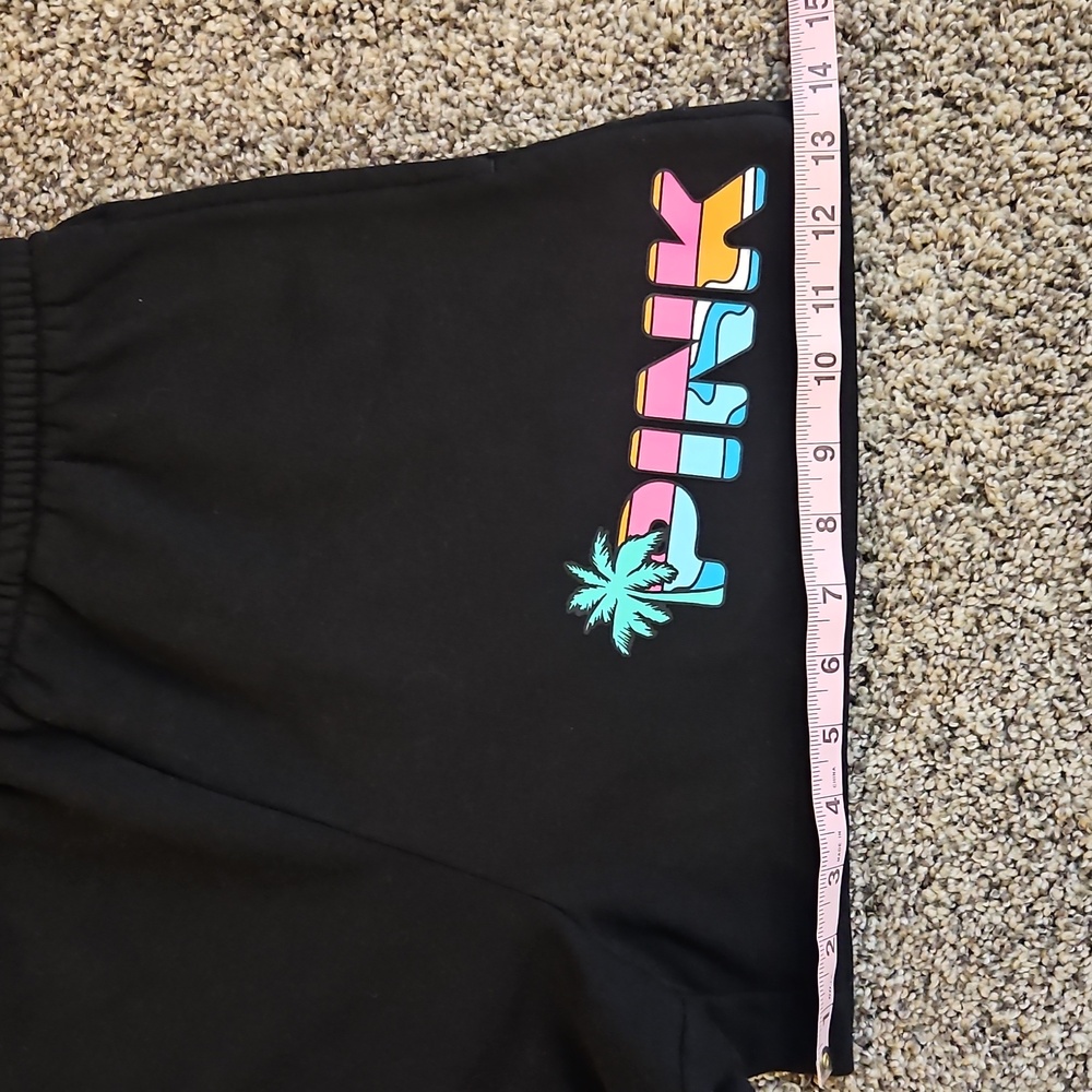 NWOT tropical Print VS PINK shorts - Picture 2 of 5